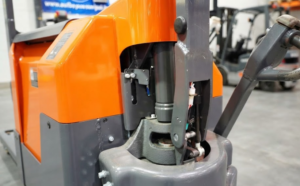 https://www.unilift-mhe.com/the-four-reasons…how-to-repair-it/https://www.unilift-mhe.com/the-four-reasons-your-electric-pallet-jack-wont-lift-how-to-repair-it/